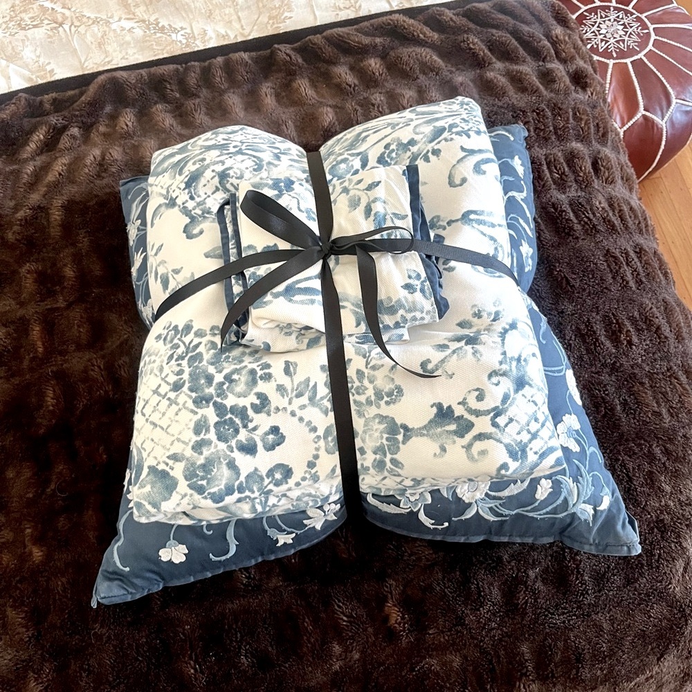 🎀 Regency Rococo Elodie Bloomingdales 1872 Set Blue LoveShackFancy SIMILAR
